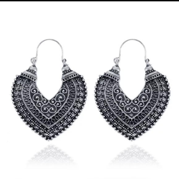 *Maribel* Ornate Engraved Earrings - Picture 2 of 3